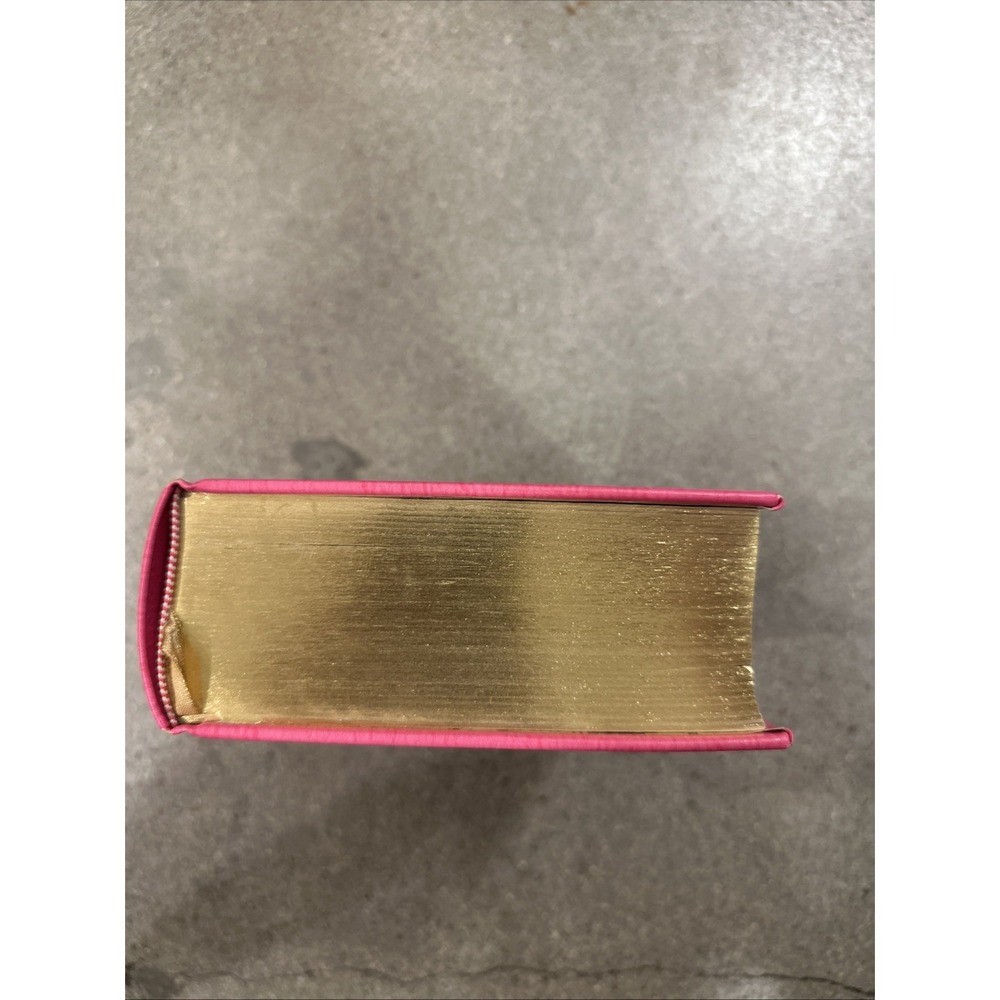 Alice's Adventures in Wonderland Lewis Carroll Barnes&Noble Pink/Gold (HC)2010' - Picture 5 of 6